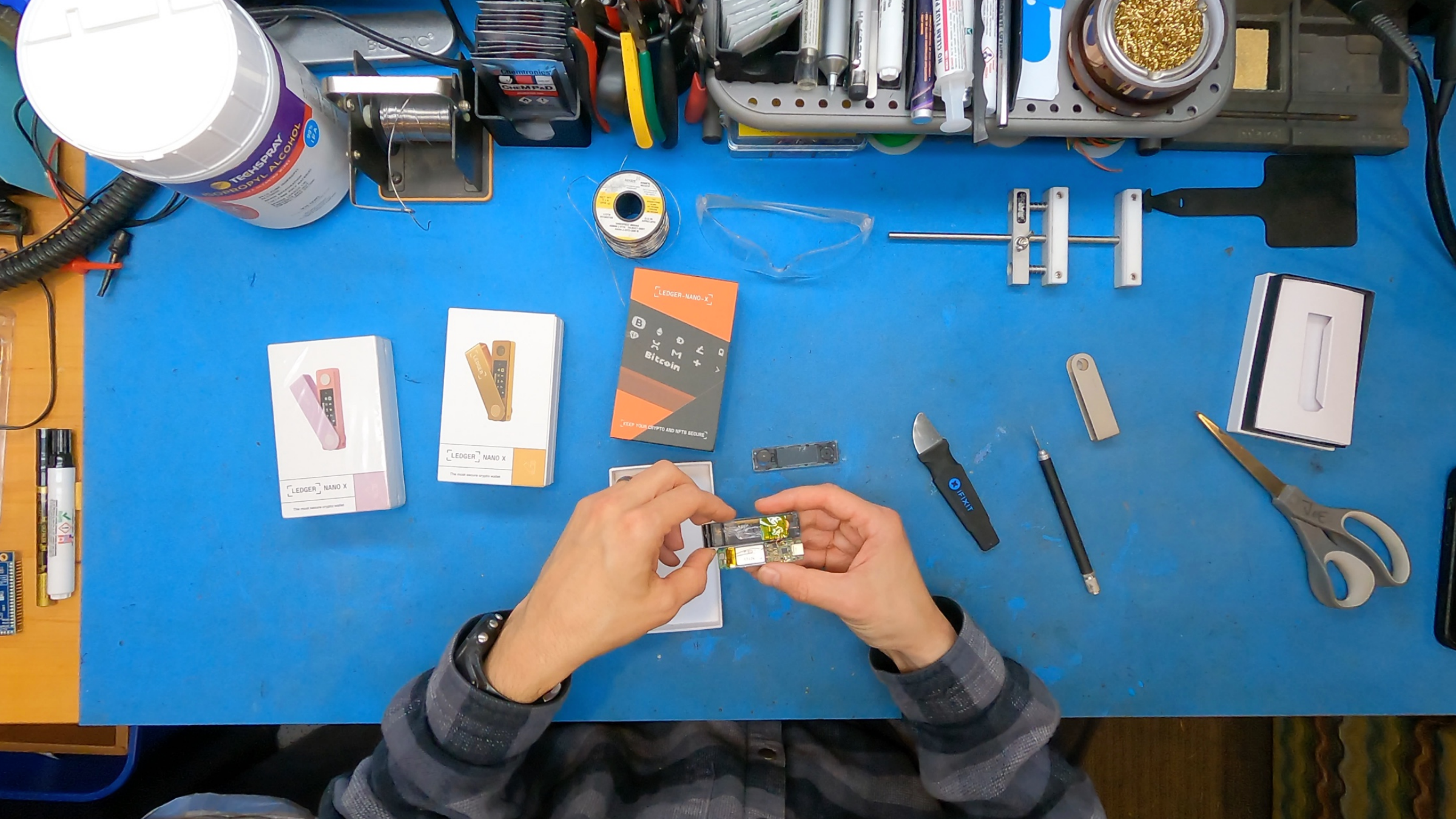 Teardown photograph 1